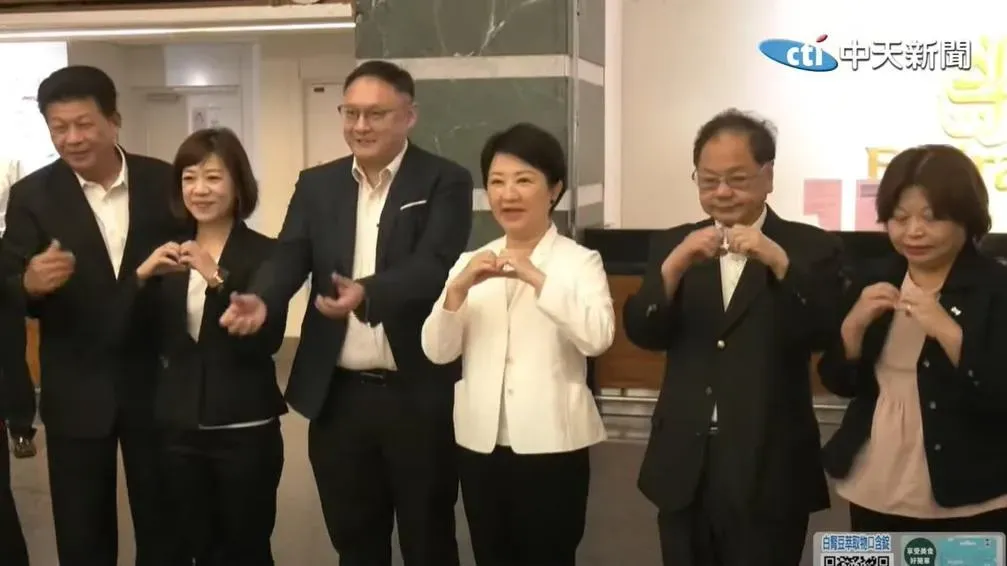 台中市長盧秀燕3日率團訪問新加坡(攝自中天新聞)