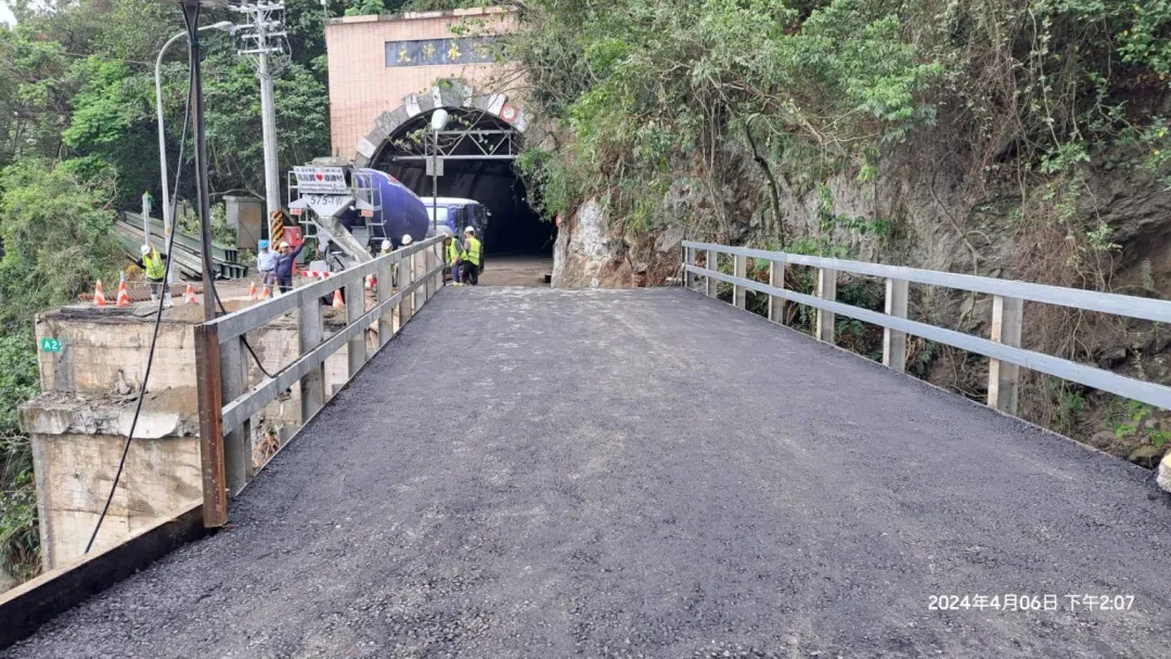 崇德段比預期提早10分鐘開放通行。（圖／公路局提供）