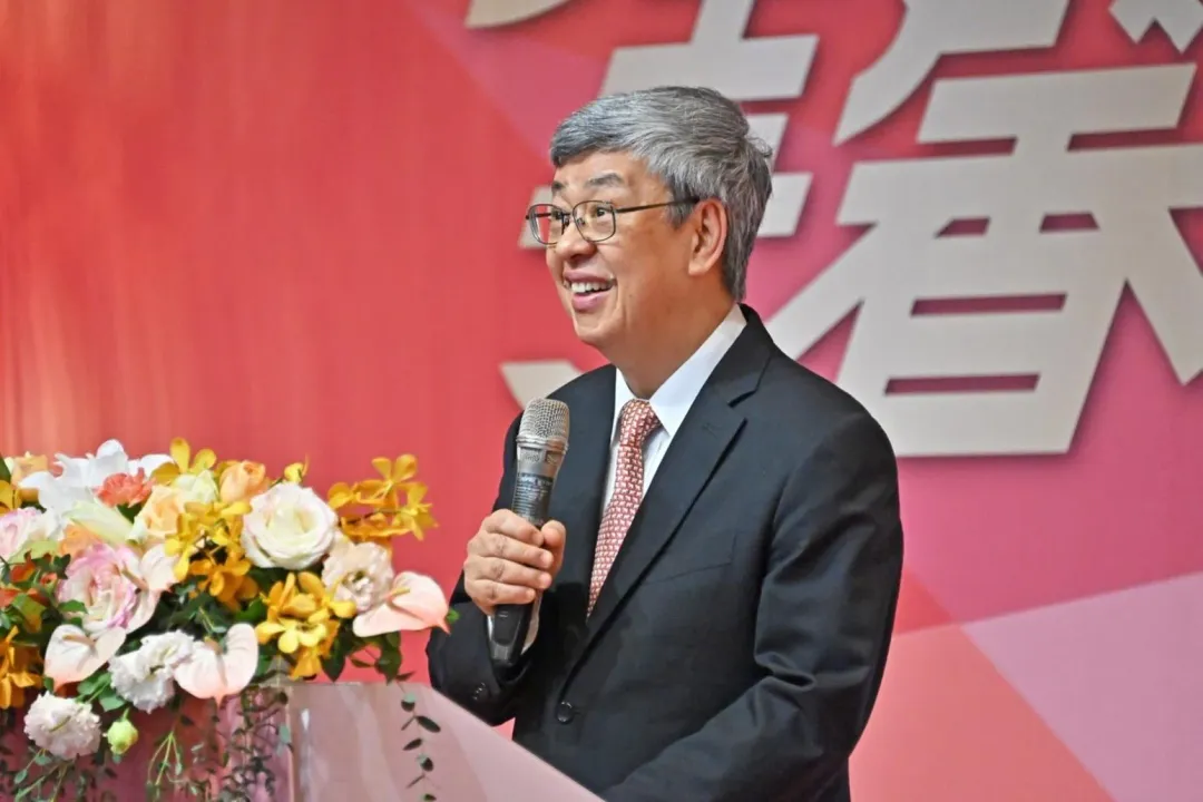 行政院長陳建仁表示,已經跟卓榮泰通過電話。(圖/翻攝自陳建仁臉書)