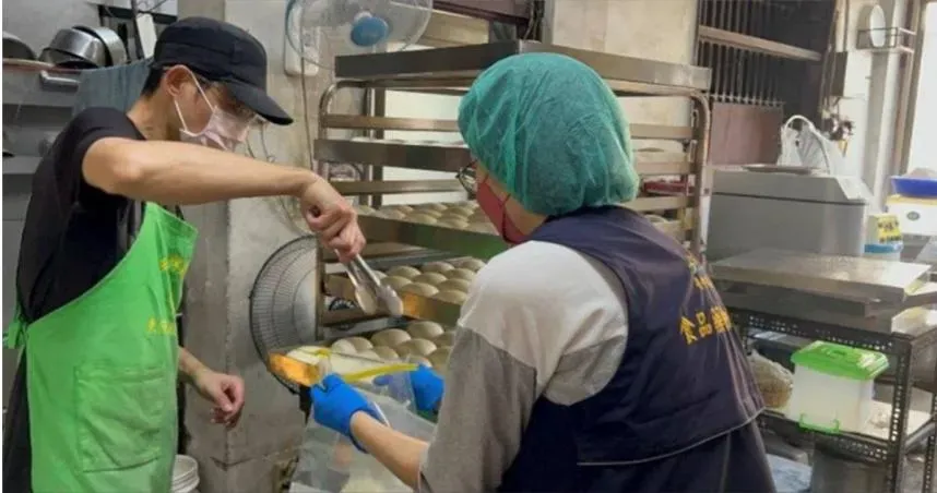 台中市食安處啟動中式炊蒸食品製造業及販賣業稽查專案,共計稽核12家業者、查核標示32件,並抽驗炊蒸食品24件。(圖/翻攝畫面)