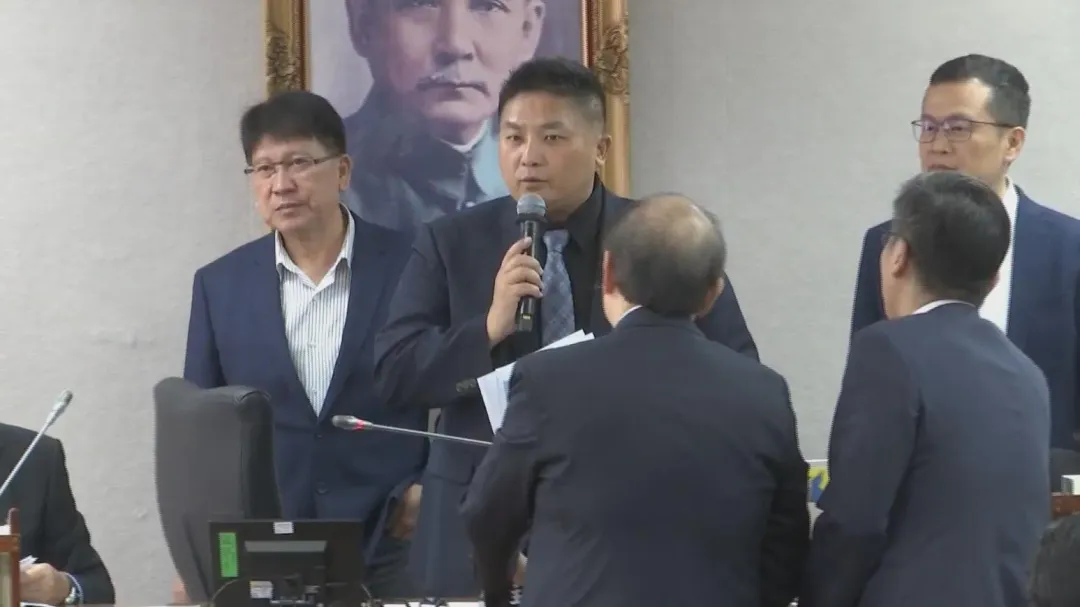 藍白黨團在司法及法制委員會聯手對抗民進黨。(圖/中天新聞)