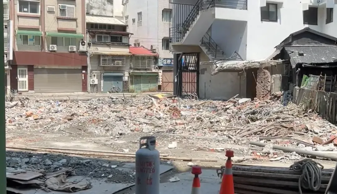 天王星大樓已夷為平地。（圖／中天新聞）