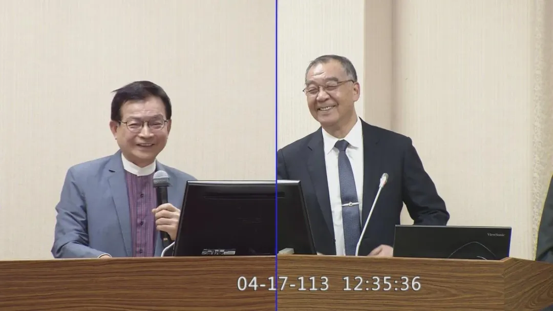 賴士葆稱讚邱國正是極優的部長,邱國正給予微笑作為回應。(圖/國會頻道)