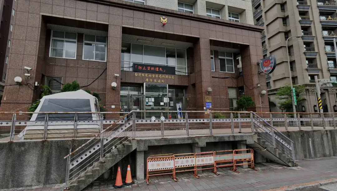 陳員隸屬內湖分局康寧派出所。（圖／Ｇoogle map）