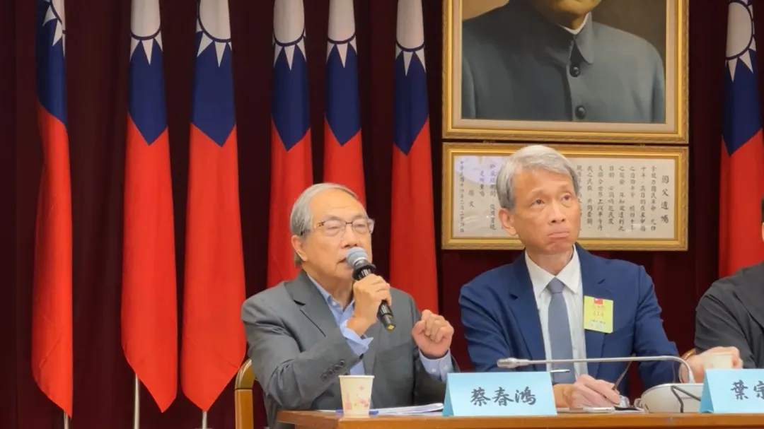 前原能會主委蔡春鴻呼籲放棄過時的「非核家園」理念。(圖/賴士葆臉書)