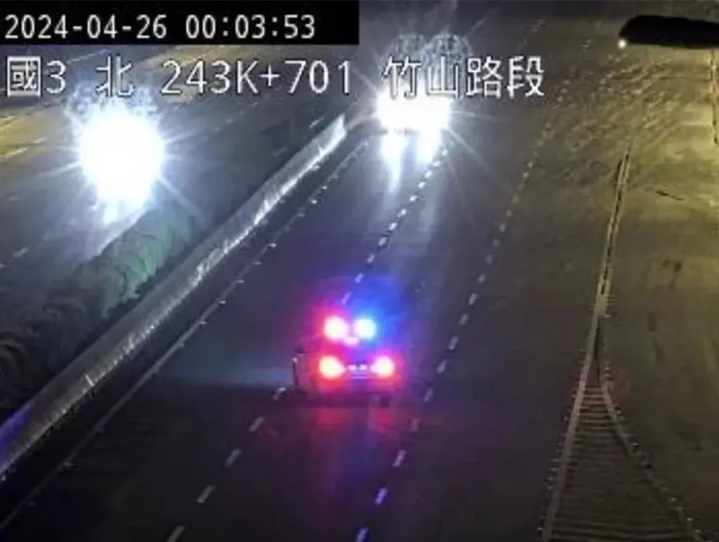 59歲巫姓女子喝醉開車上國3卻一路逆向狂飆20公里,最後在竹山路段被警方攔下。(圖/警方提供)