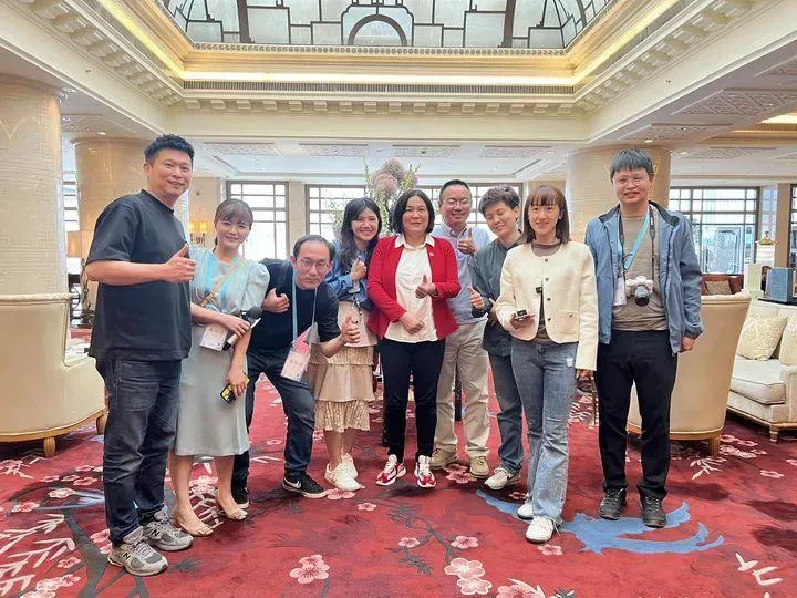 國民黨立委陳玉珍(中)。(圖/翻攝陳玉珍臉書)