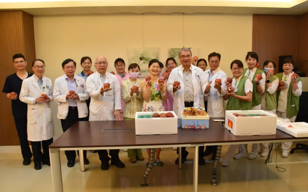 院方替她慶祝「重生」。（圖／黃舒君提供）
