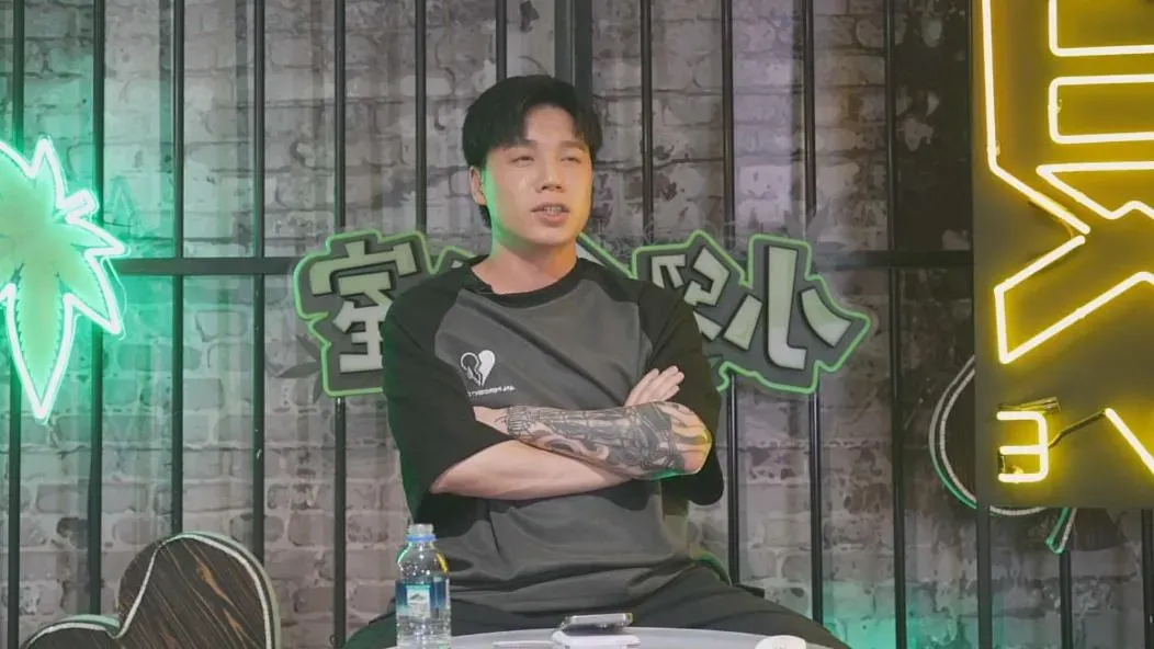 Toyz於28日晚間親自直播回應將入獄心情。(圖/翻攝自浪直播)