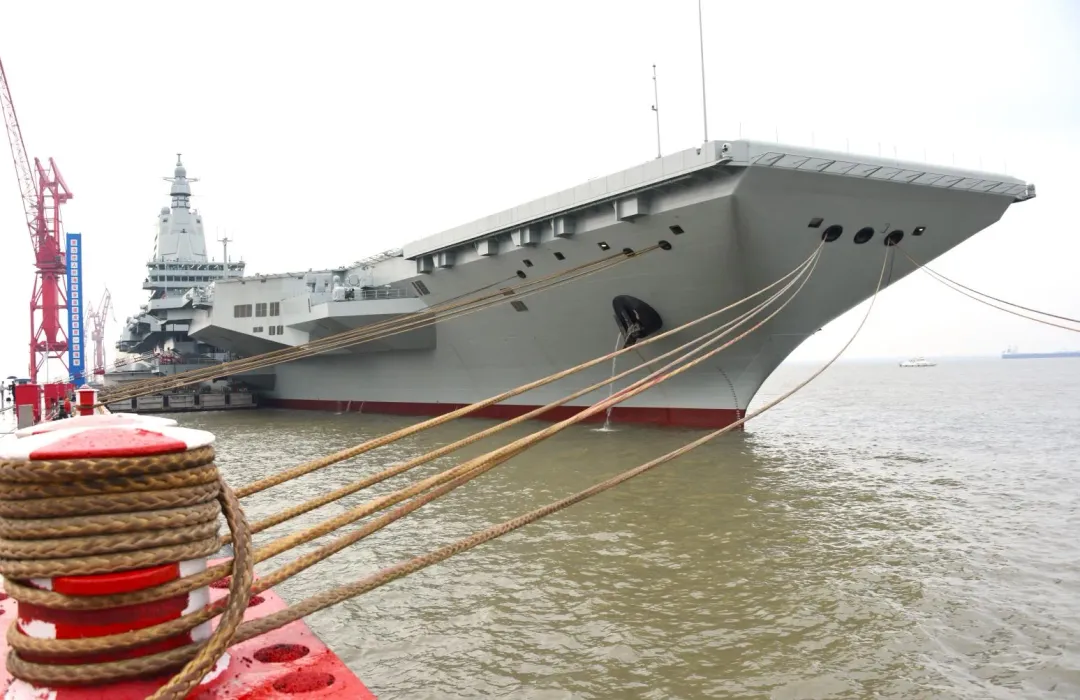 福建艦舷號「18」為大陸完全自主設計建造首艘彈射型航空母艦。（圖／新華社）