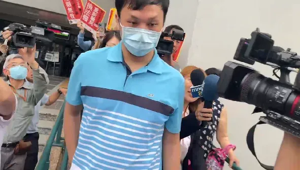 夏男稱在星巴克與賴小弟討論結婚事宜。(圖/中天新聞)
