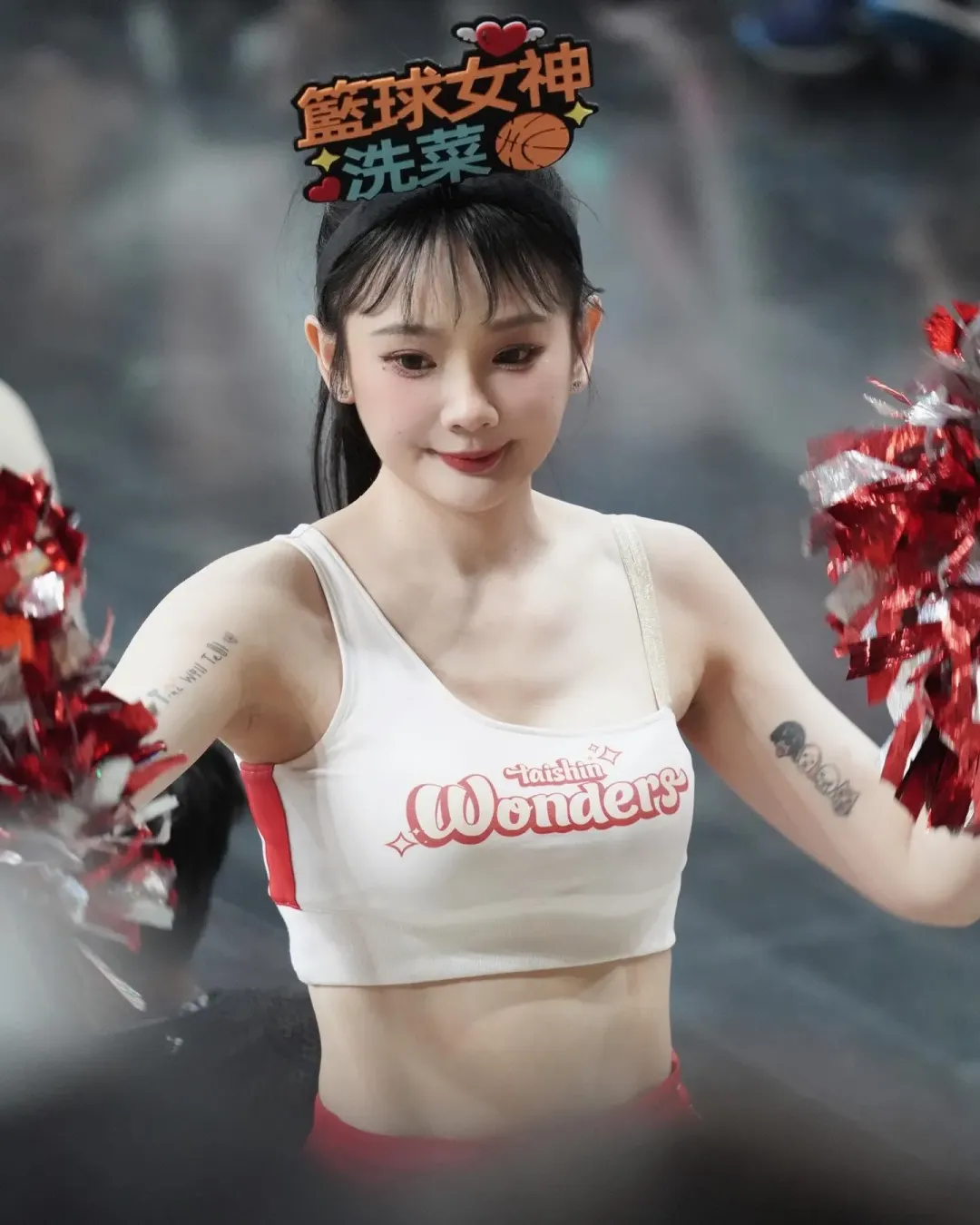 T1聯盟台北戰神啦啦隊Taishin Wonders成員洗菜(王宇君),因曾參加《全明星運動會2》全粉無數。(圖/翻攝自IG @jumi0118)