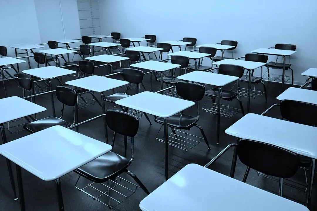 有民眾於今(18)日上傳一段新竹縣某中學學生遭同校的2名學生霸凌。(示意圖/pixabay)