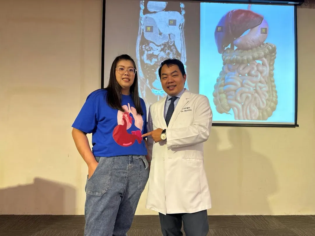 李小姐(左)的心臟肺臟、胃腸道器官等內臟位置都與常人身體內部左右相反如同「鏡面人」。(圖/中醫大附醫)
