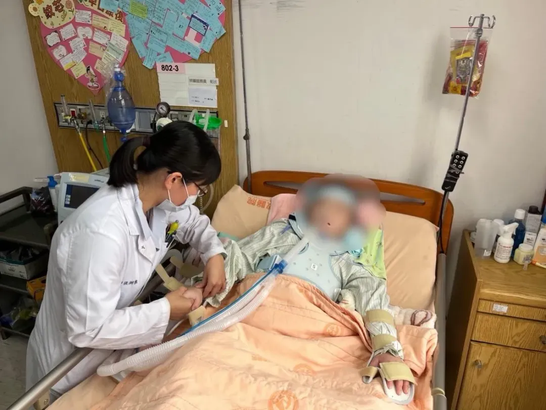 彰化今年2月22日傍晚發生一起嚴重車禍,陳家姊妹重傷至今仍在醫院搶救中!(圖/彰化基督教醫院提供)