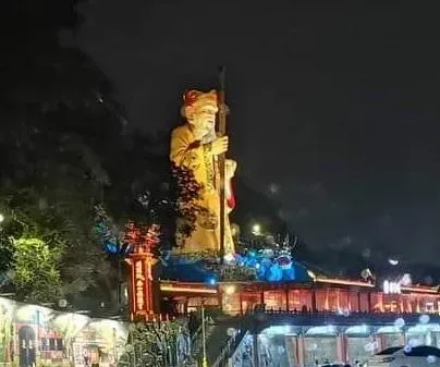 拜土地公有許多規則要遵守。(圖/翻攝自Facebook@烘爐地南山福德宮)