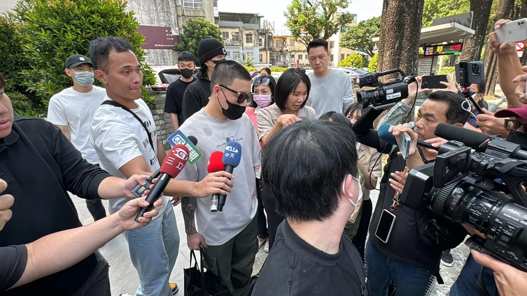 Toyz因販售大麻菸彈遭判刑4年2個月,已在2024年5月16日入監服刑,至今已服刑接近450天。(圖/中天新聞)
