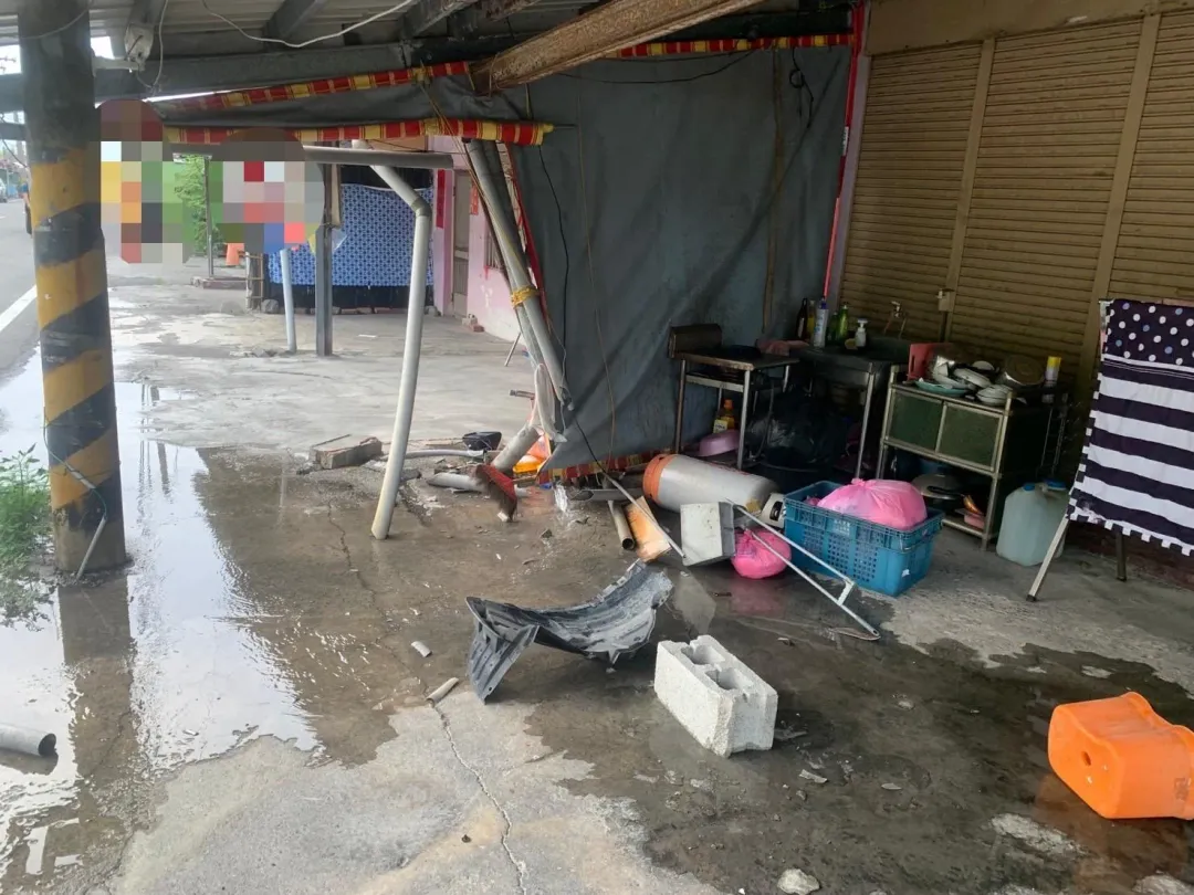 吳女竊車逃逸後自撞。（圖／民眾提供）