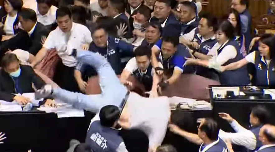 國會改革法案，立院上演全武行。（圖/中天新聞）