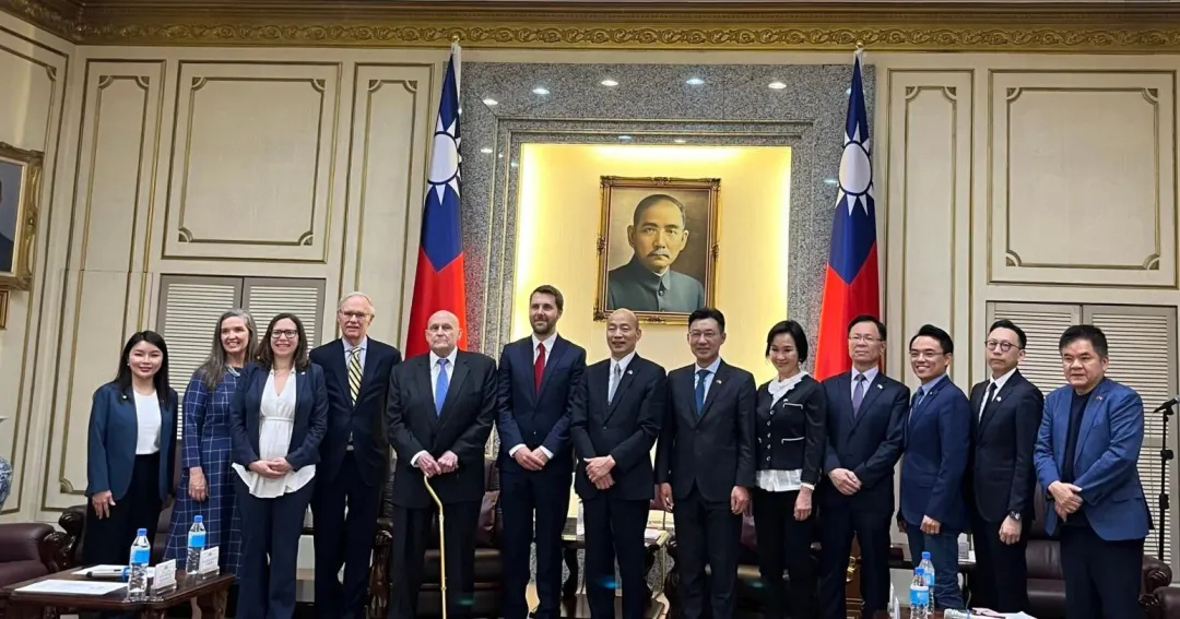 洪孟楷今天和韓國瑜及各黨代表接見外賓。(圖/翻攝洪孟楷臉書)