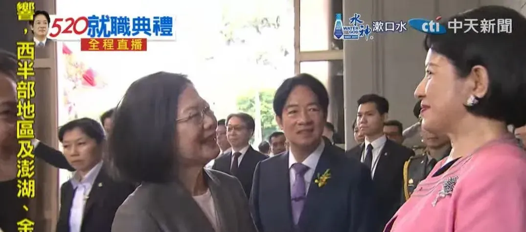蔡英文還對賴清德夫人吳玫如說妳會比較辛苦喔。（圖／中天新聞）