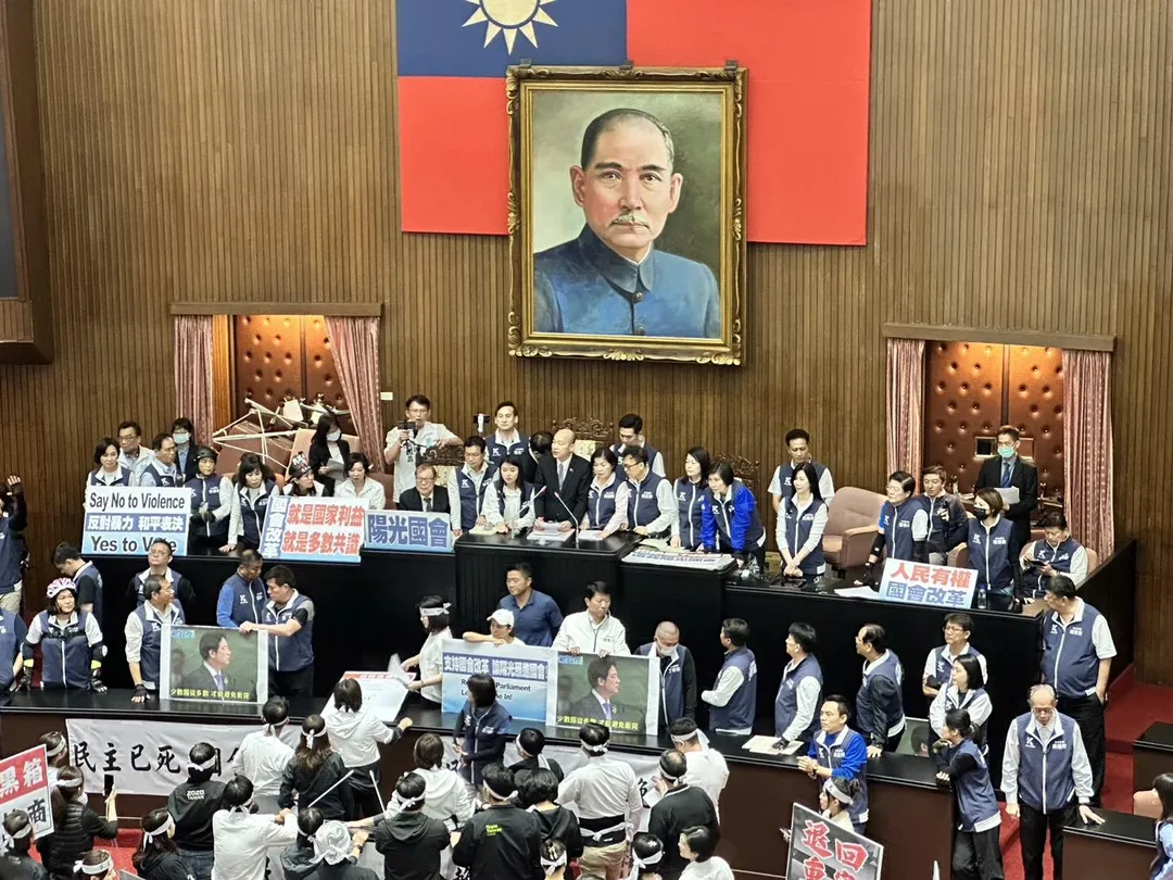 朝野議事衝突。（資料照／中天新聞）