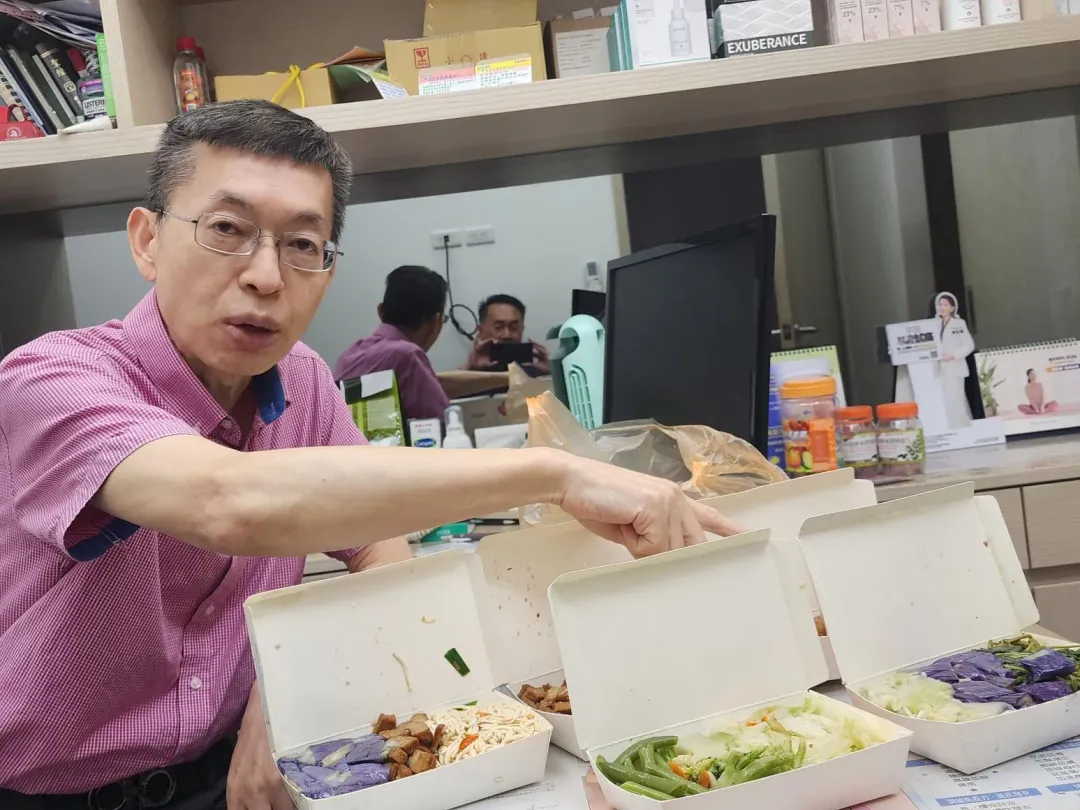 名醫趙昭明警告「手搖飲」害你胖、變老、掉髮,懂得吃對食物好處多,腎臟好皮膚就一定好。(圖/記者鍾志鵬攝影)