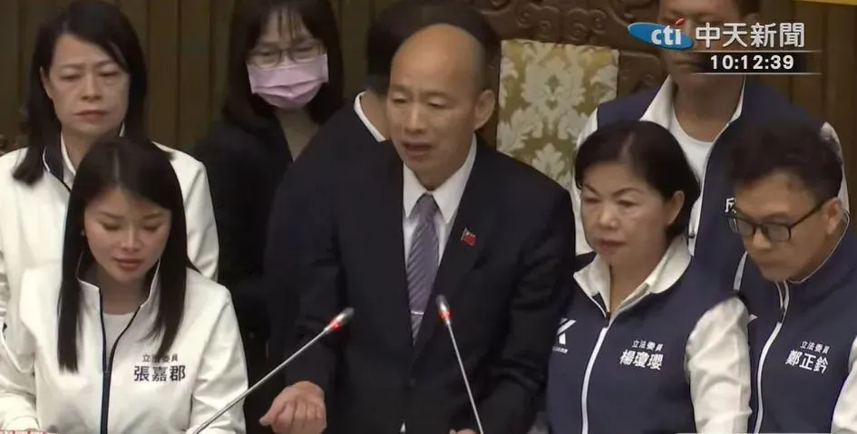 韓國瑜在立院衝突中受傷。(圖/中天新聞)