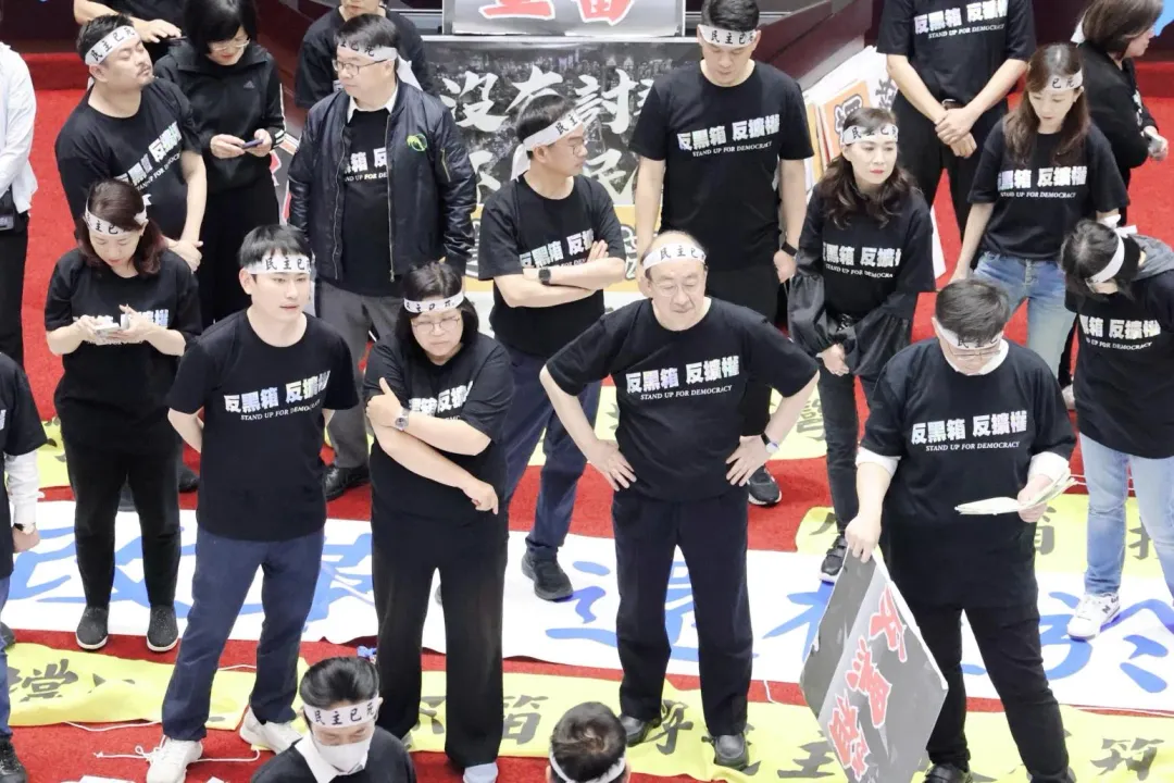 立法院朝野黨團審議國會改革法案。(圖/記者李俊毅攝)