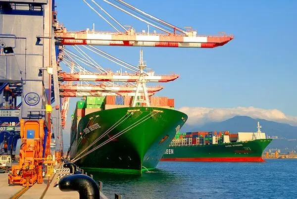 財政部9日公布8月出口436.4億美元,規模創歷年單月新高水準,年增率16%也寫下連十紅佳績。(圖/台灣港務公司提供)