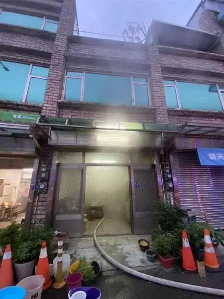 林雅各前前後後出入火場6次。(圖/CTWANT)