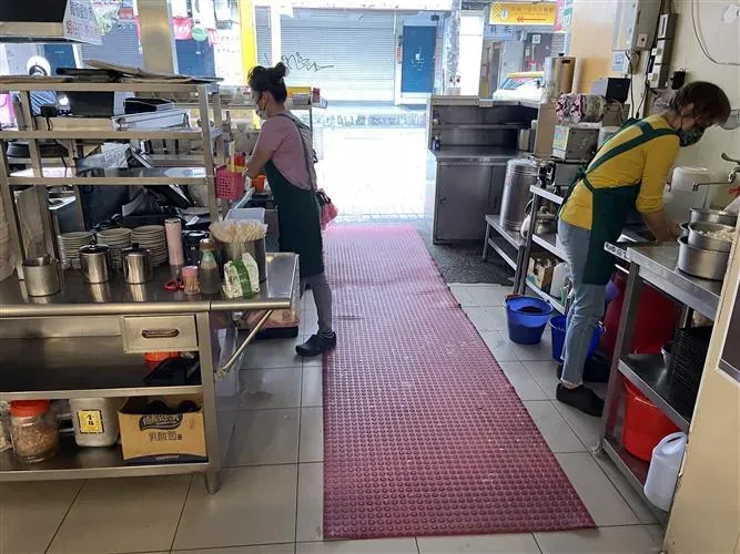 365小吃店。（圖／北市衛生局提供）