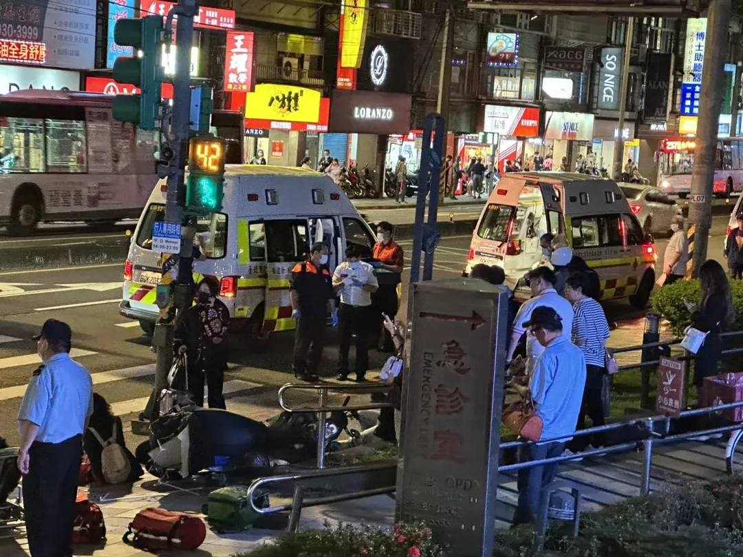 警消接獲通報後，立即趕赴現場。（圖／民眾提供）