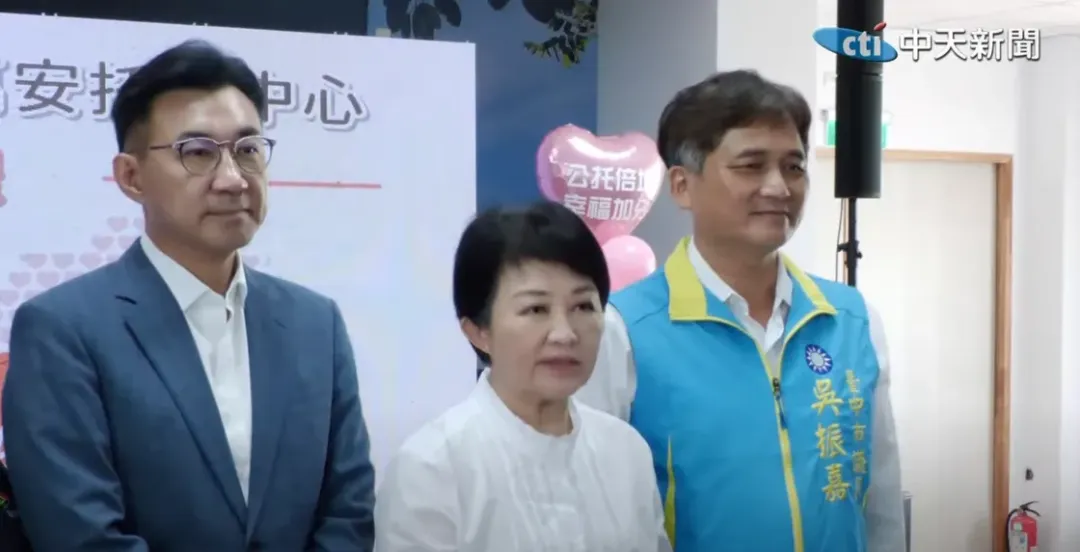 江啟臣(右)和盧秀燕(中)。(圖/中天新聞)