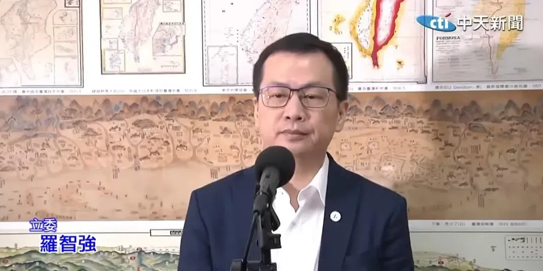 國民黨立委羅智強大酸鈉陳菊先把487萬的年薪吐出來。(資料照/中天新聞)