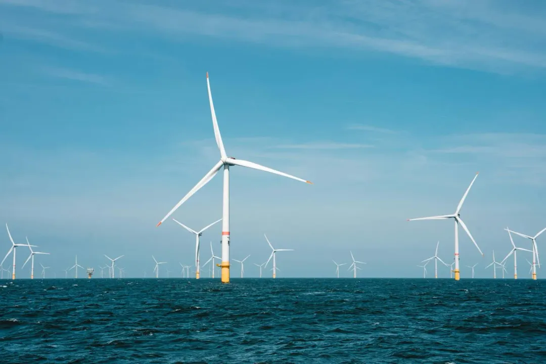 風力發電機的海底電力傳輸設備容易受到外部破壞(示意圖/翻攝Unsplash)