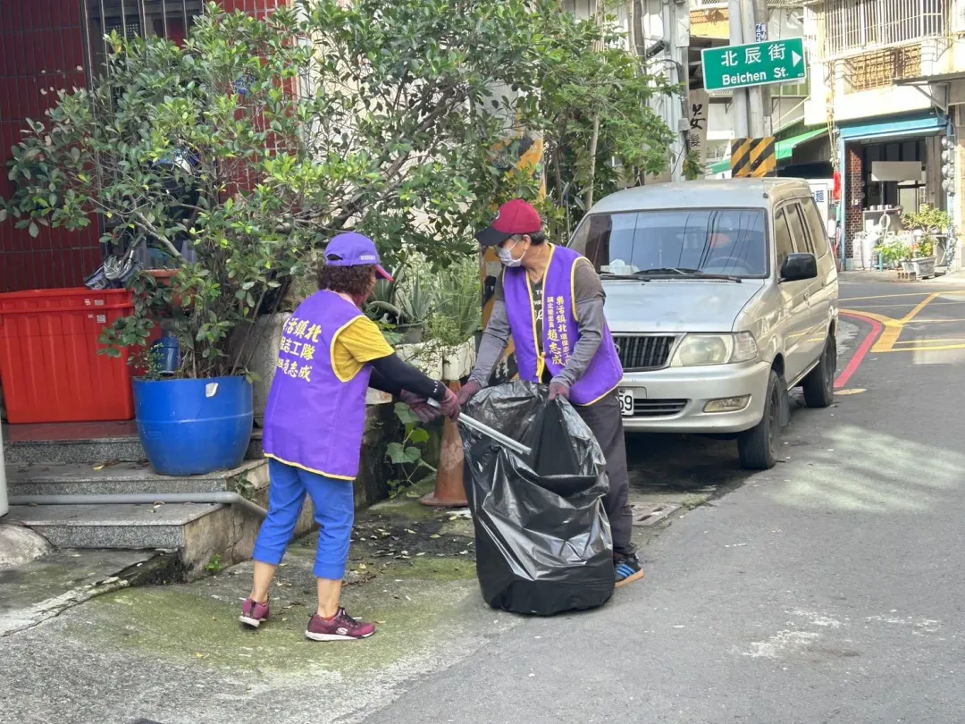 高雄市衛生局提醒全體市民，登革熱是環境傳染病，清除孳生源是防治之本。（圖／高雄市衛生局）