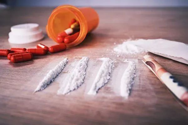 去年12月台北一名李姓男子,遭警查獲K粉及後車廂置放的6把西瓜刀遭罰,但李男不服。(示意圖/pixabay)