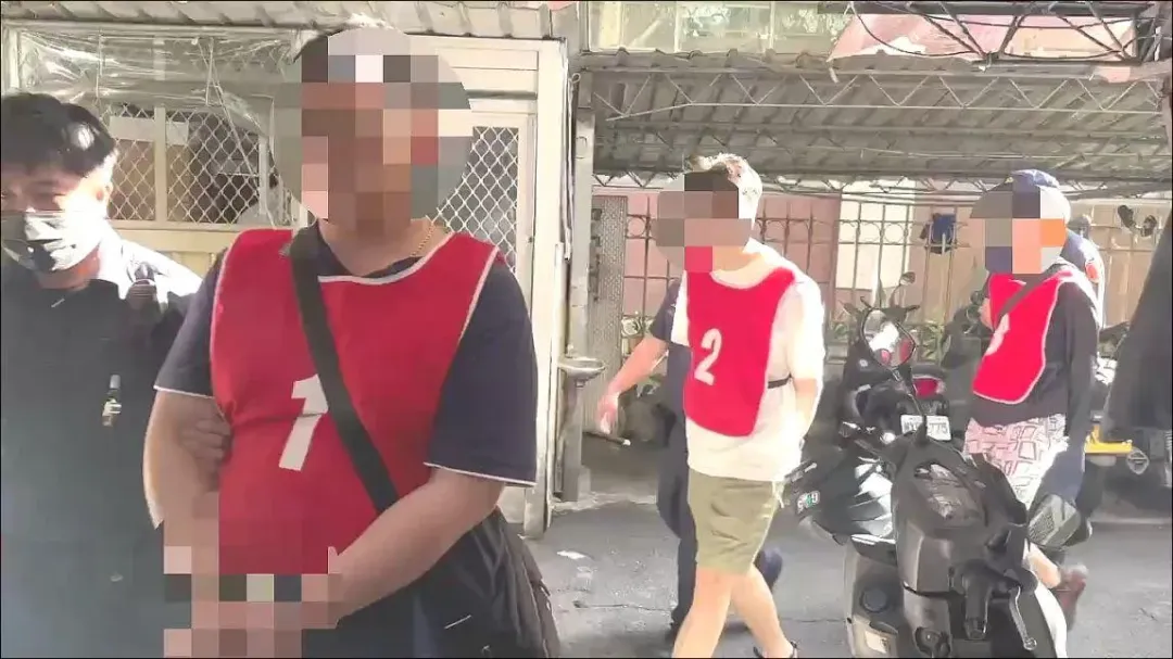 警方將楊男等5人，依妨害自由及恐嚇罪移送新北地檢署偵辦。（圖／翻攝畫面）