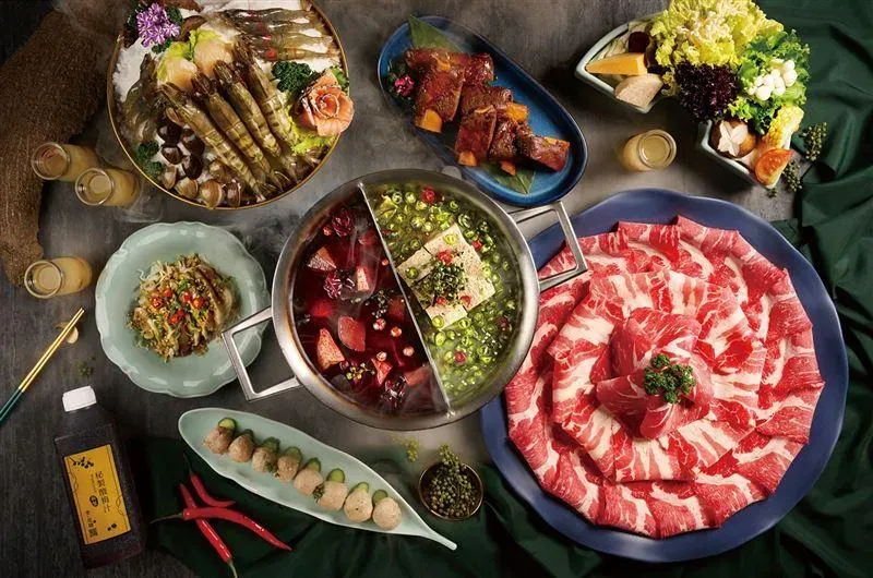 青花驕推出平日限定的雙人商業午餐。(圖/青花驕提供)