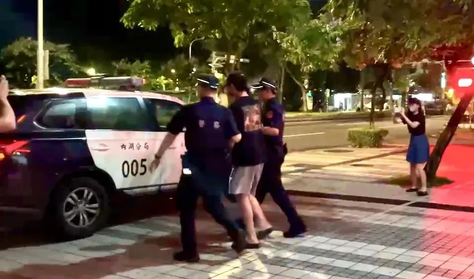 王柏傑酒駕涉犯公共危險罪遭警方移送地檢署。(圖/翻攝畫面)