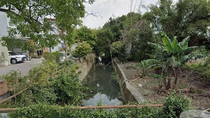台中大雅區驚傳浮屍案,56歲女子命喪排水溝。(圖/翻攝google maps)