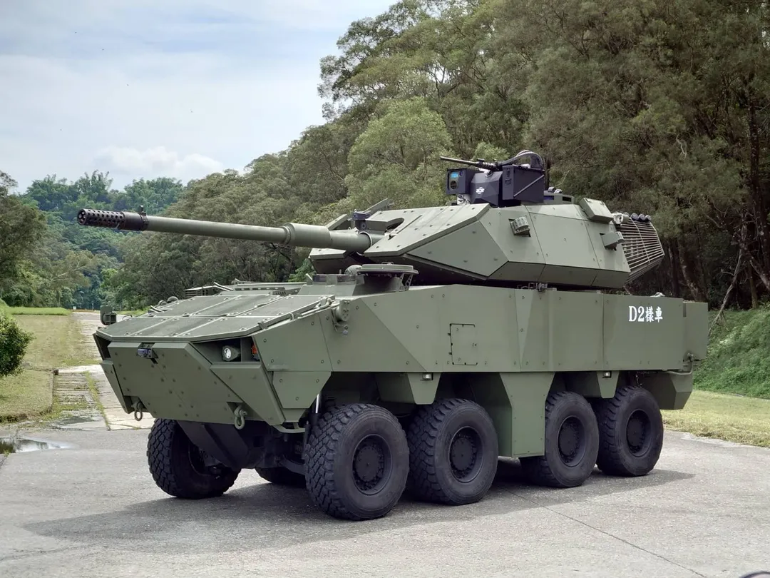 2024年6月首度公開的105公厘輪型戰車D2原型車。(圖/宋玉寧攝)