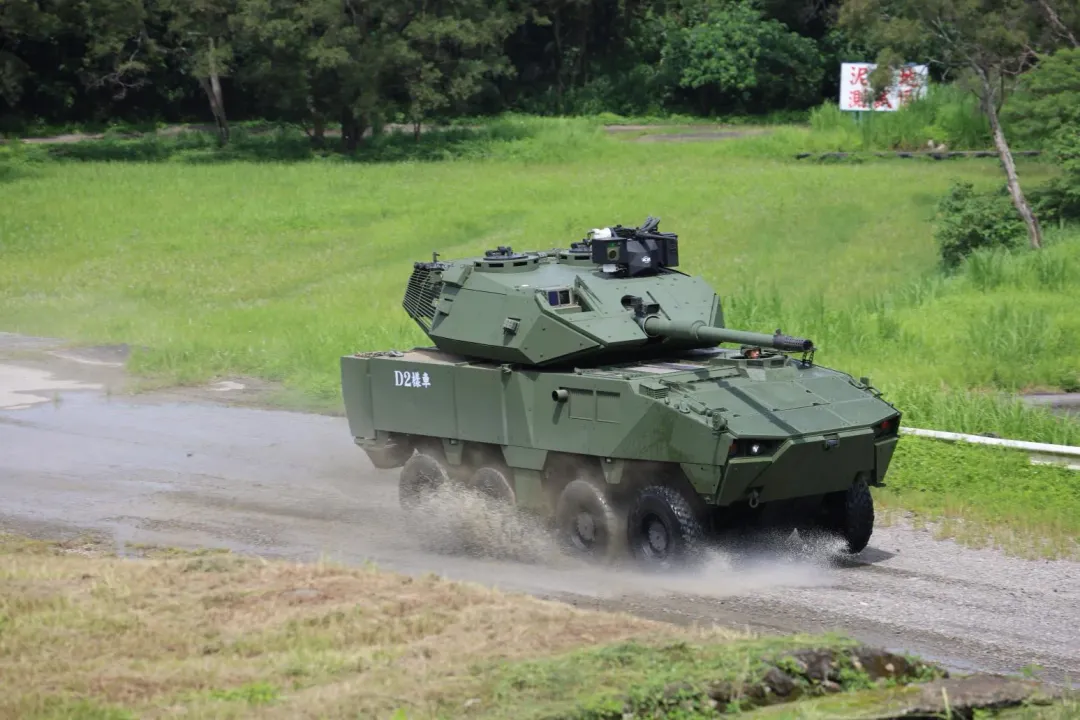 105公厘輪型戰車D2原型車。(圖/中天新聞,李俊毅攝)