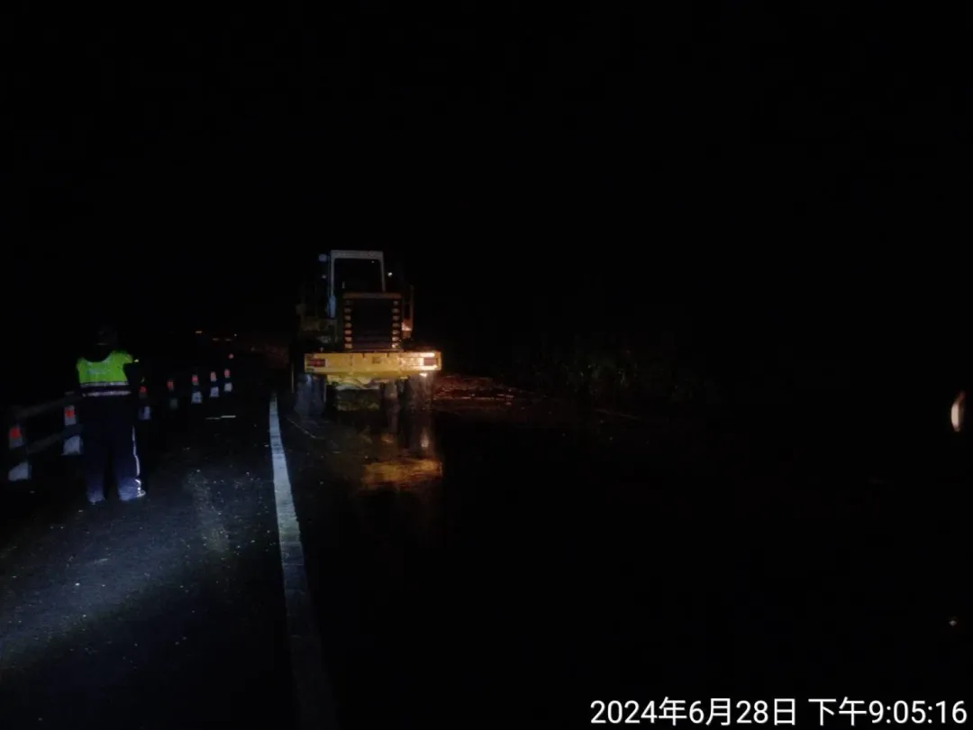 公路局東區養護工程分局已通報工務段派員前往處理。（圖／民眾提供）