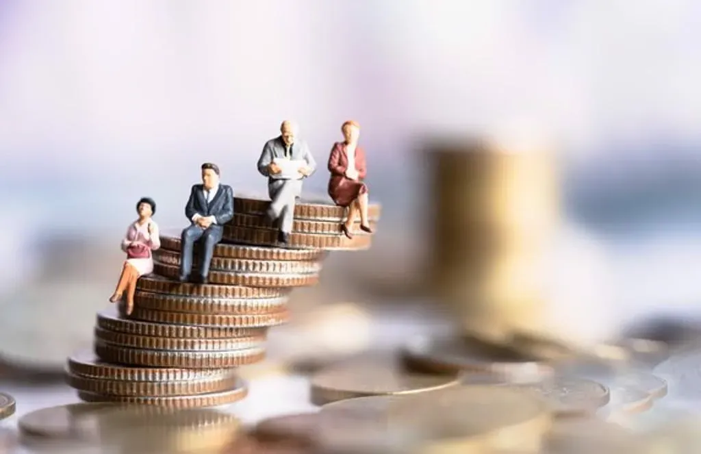 有網友表示,他勞保退休一次領,透過槓桿再放大,每年領逾40萬,但專家也提醒要留意自身承擔風險的能力。(示意圖/達志影像)