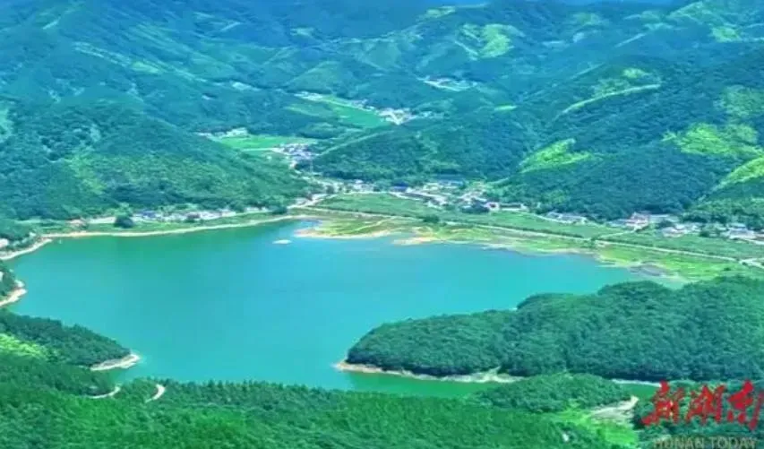 九峰水庫始建於1958年總庫容量為1200萬立方米。（圖／翻攝新湖南）