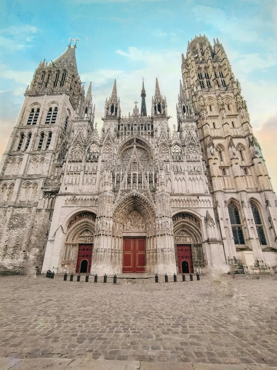 盧恩主教座堂（Rouen Cathedral）為法國最美教堂之一（示意圖／翻攝Unsplash）