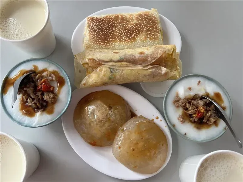 店內的餐點都是手工製作，除了燒餅、飯糰是人氣招牌外，最特別的隱藏餐點就是他們的茶葉蛋。（圖／翻攝自臉書社團 天母幫）