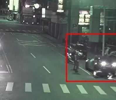 杜男兩度駕車逃逸,16日清晨於三重區河邊北街被逮捕到案。(圖/翻攝畫面)